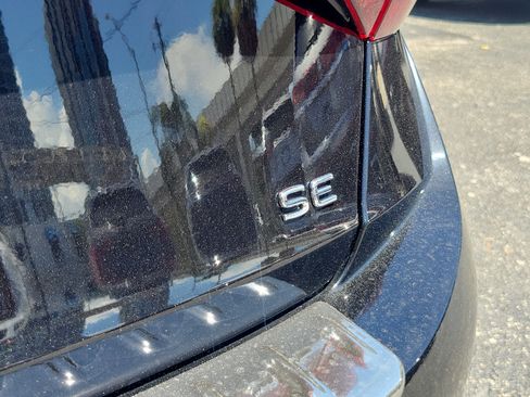 Certified 2024 Volkswagen Jetta SE w/ Panoramic Sunroof Package FWD image 10