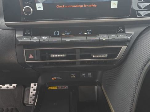 Used 2026 Toyota Camry SE FWD image 24