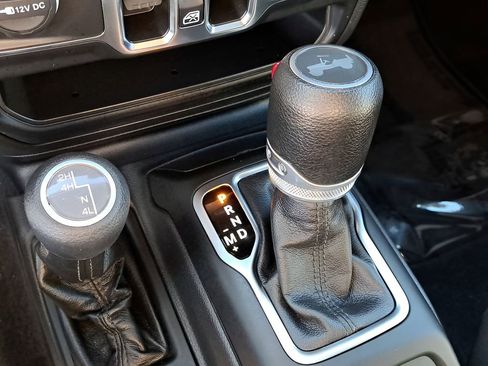 Used 2023 Jeep Wrangler Unlimited Sport image 23