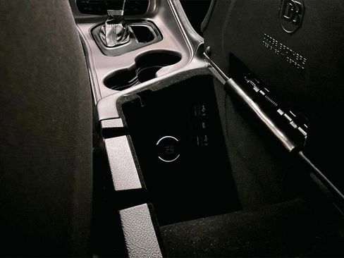 Used 2023 Dodge Challenger SXT image 16