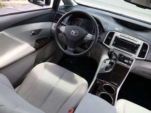 Used 2011 Toyota Venza FWD image 26