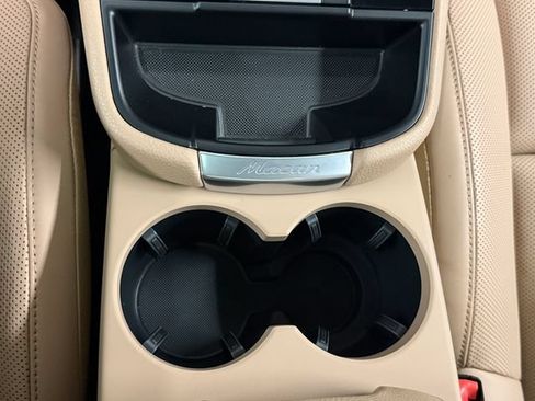 Certified 2026 Porsche Macan AWD/4WD image 20