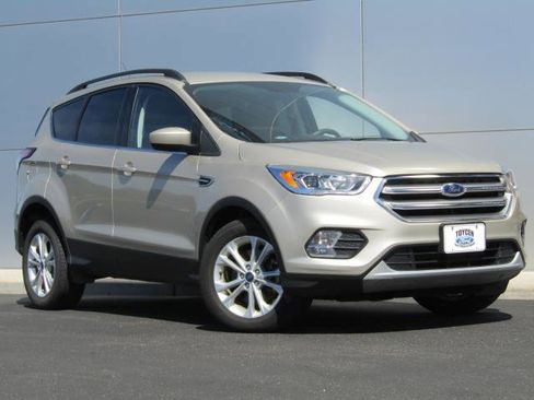 Certified 2017 Ford Escape SE w/ Equipment Group 201A AWD/4WD image 1