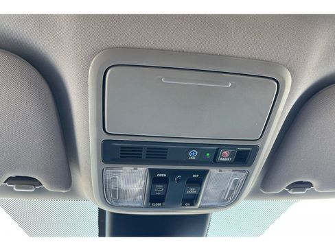 Certified 2024 Honda Odyssey Touring image 25