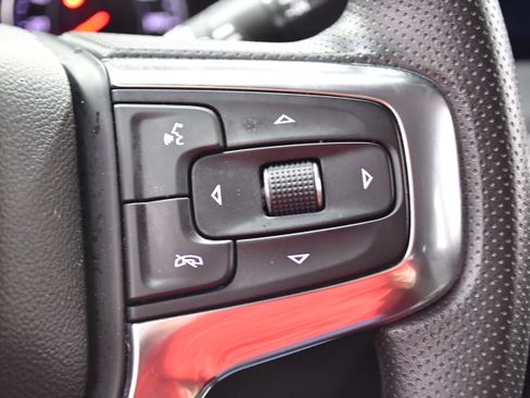 Used 2025 Chevrolet Blazer LT FWD image 24