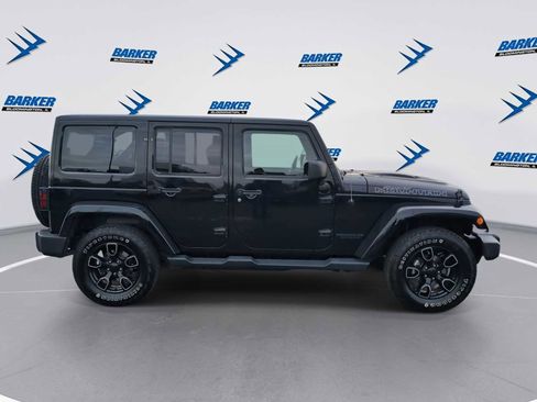 Used 2017 Jeep Wrangler Unlimited Sahara image 9