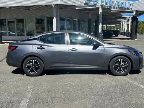 Used 2024 Nissan Sentra SV FWD image 8
