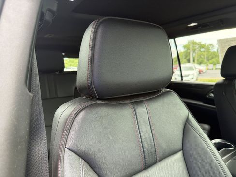 Used 2022 Chevrolet Suburban RST w/ Luxury Package AWD/4WD image 36