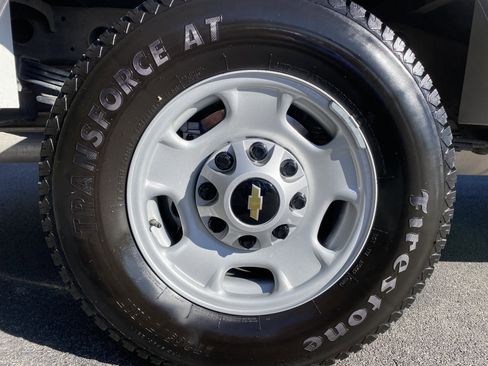 Used 2024 Chevrolet Silverado 2500 W/T w/ WT Convenience Package image 38