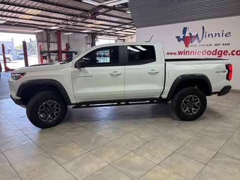 Used 2024 Chevrolet Colorado ZR2 w/ Safety Package image 10