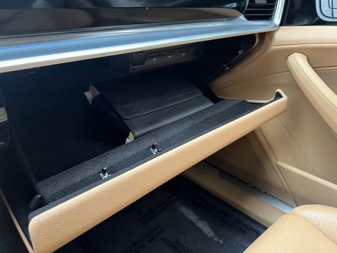 Used 2018 Porsche Panamera 4S image 53