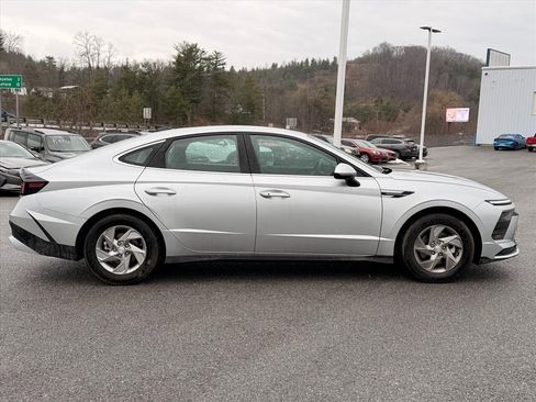 Used 2025 Hyundai Sonata SE image 13