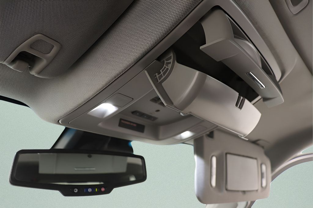 Used 2019 Chevrolet Tahoe Premier AWD/4WD image 18
