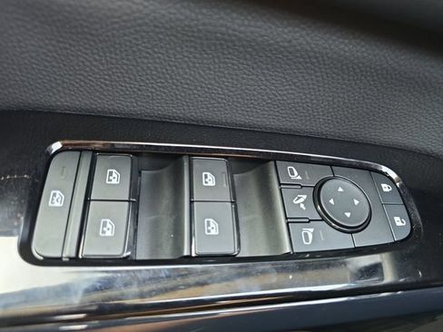 New 2026 Nissan Pathfinder Platinum FWD image 30