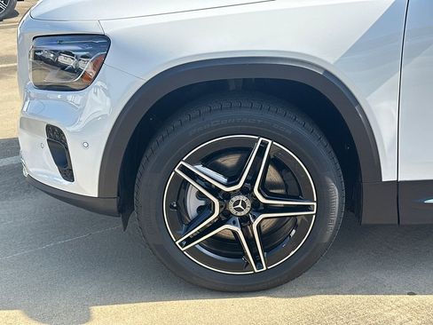 New 2026 Mercedes-Benz GLB 250 4MATIC image 12