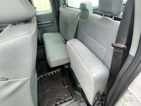 Used 2014 Ford F250 XL w/ Power Equipment Group AWD/4WD image 6