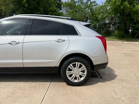 Used 2010 Cadillac SRX Luxury FWD image 16