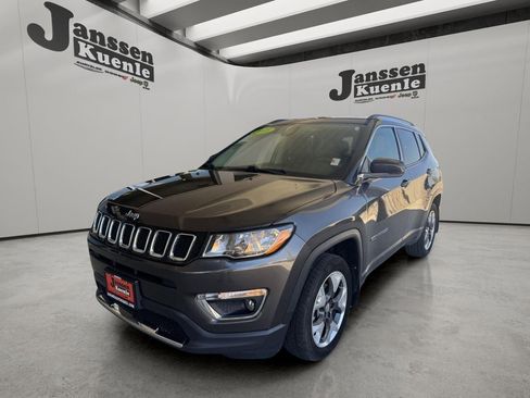 Used 2018 Jeep Compass Limited AWD/4WD image 5