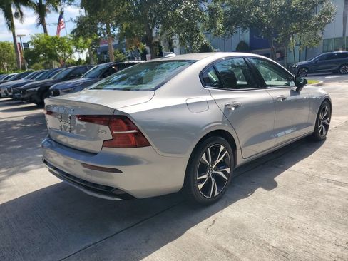 Used 2024 Volvo S60 B5 Core FWD image 6