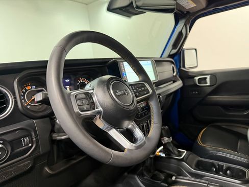 Used 2024 Jeep Wrangler Unlimited Sahara w/ Technology Group AWD/4WD image 74