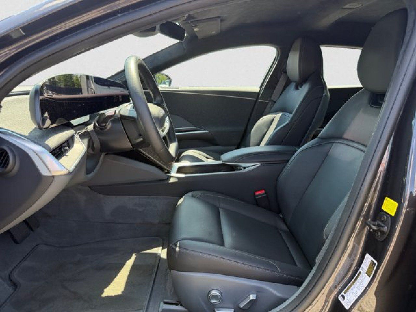 Used 2024 Lucid Air Touring AWD/4WD image 10