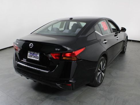 Certified 2022 Nissan Altima 2.5 SV FWD image 16