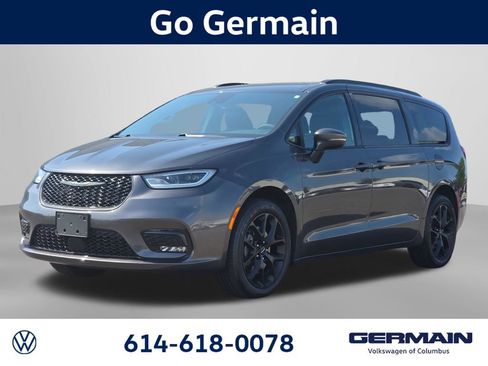 Used 2023 Chrysler Pacifica Touring-L w/ S Appearance Package AWD/4WD image 1