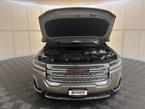 Used 2023 GMC Acadia SLE FWD image 42