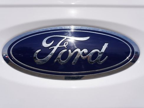 Certified 2022 Ford F150 XLT w/ Equipment Group 302A High image 30