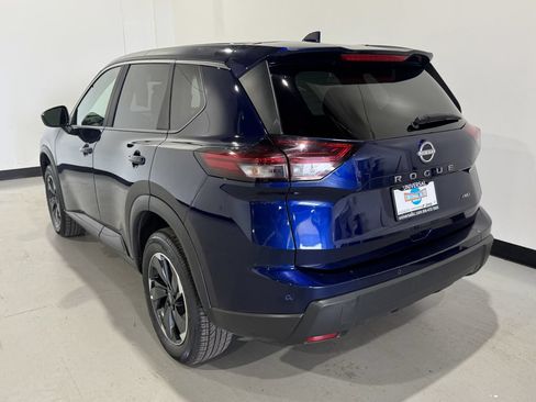 Used 2025 Nissan Rogue SV AWD/4WD image 35