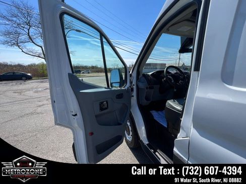 Used 2019 Ford Transit 250 148 High Roof RWD image 22