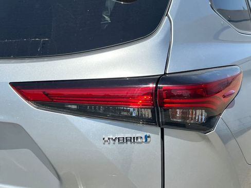 Used 2022 Toyota Highlander Platinum AWD/4WD image 18