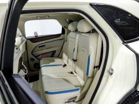 Used 2023 Bentley Bentayga Speed AWD/4WD image 41