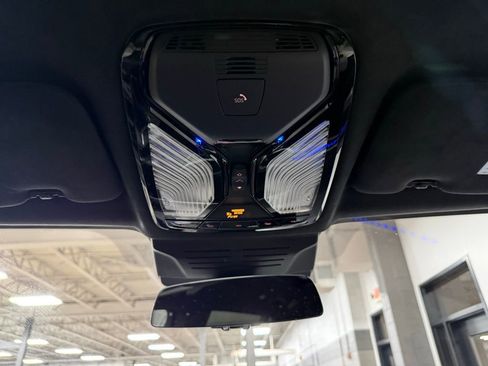 Used 2023 BMW X7 xDrive40i w/ Executive Package image 16