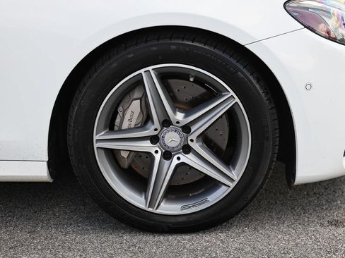 Used 2017 Mercedes-Benz E 400 4MATIC Wagon image 5
