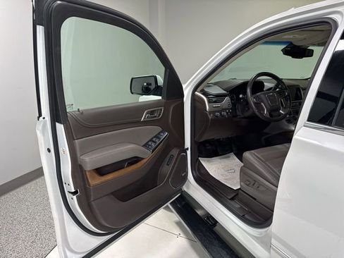 Used 2020 GMC Yukon Denali w/ Denali Ultimate Package AWD/4WD image 14