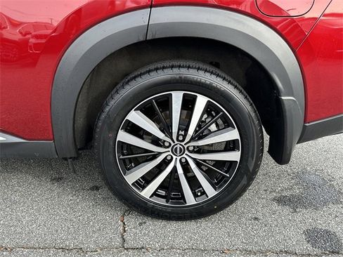 Certified 2024 Nissan Pathfinder Platinum w/ Black Appearance Package image 21