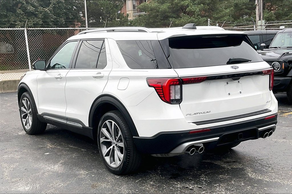 Used 2025 Ford Explorer Platinum w/ Ultimate Package AWD/4WD image 10