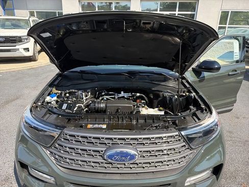 Used 2023 Ford Explorer XLT w/ Equipment Group 202A AWD/4WD image 26