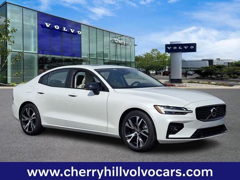 Certified 2025 Volvo S60 B5 Plus image 1