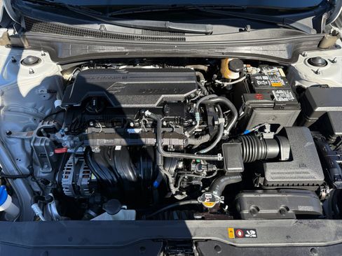 Certified 2022 Hyundai Elantra SEL w/ Preferred Accessory Package FWD image 20