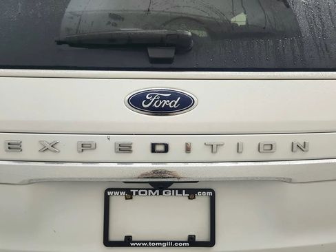 Used 2024 Ford Expedition Limited image 17