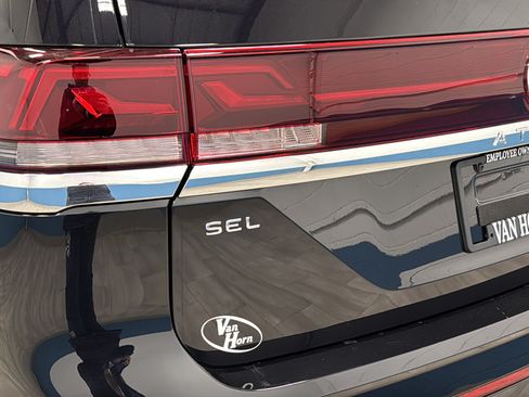 Used 2025 Volkswagen Atlas SEL Premium R-Line AWD/4WD image 41