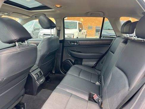 Used 2018 Subaru Outback 3.6R Limited AWD/4WD image 22
