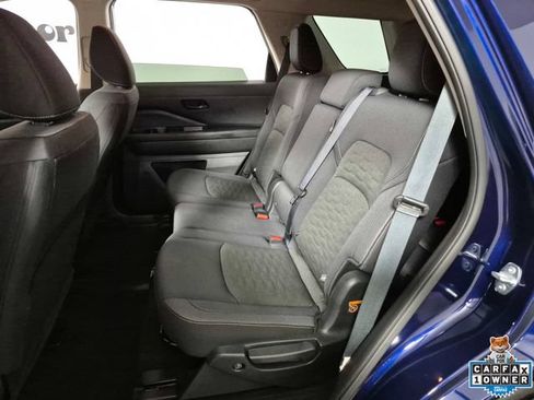 Used 2025 Nissan Pathfinder SV AWD/4WD image 25