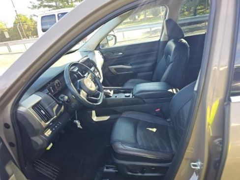 Used 2023 Nissan Pathfinder Platinum w/ Cargo Package AWD/4WD image 5