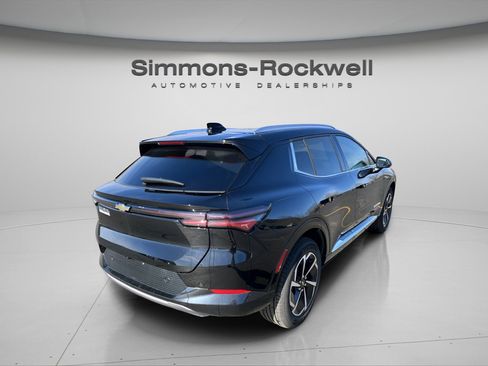 Used 2025 Chevrolet Equinox EV LT image 7