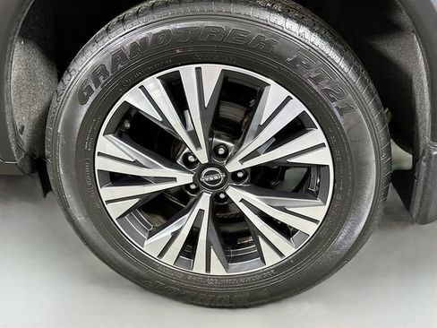 Used 2023 Nissan Rogue SV image 29