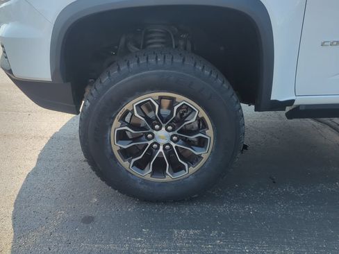 Used 2022 Chevrolet Colorado ZR2 AWD/4WD image 15