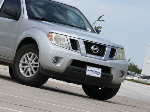 Used 2014 Nissan Frontier SV w/ SV Value Truck Package RWD image 36